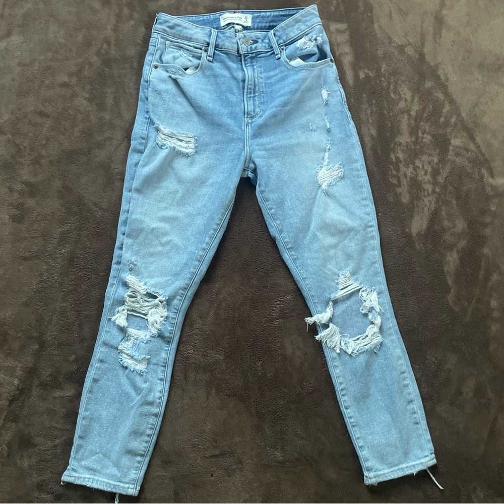 Abercrombie & Fitch Light Blue Distressed Skinny Jeans 27/4